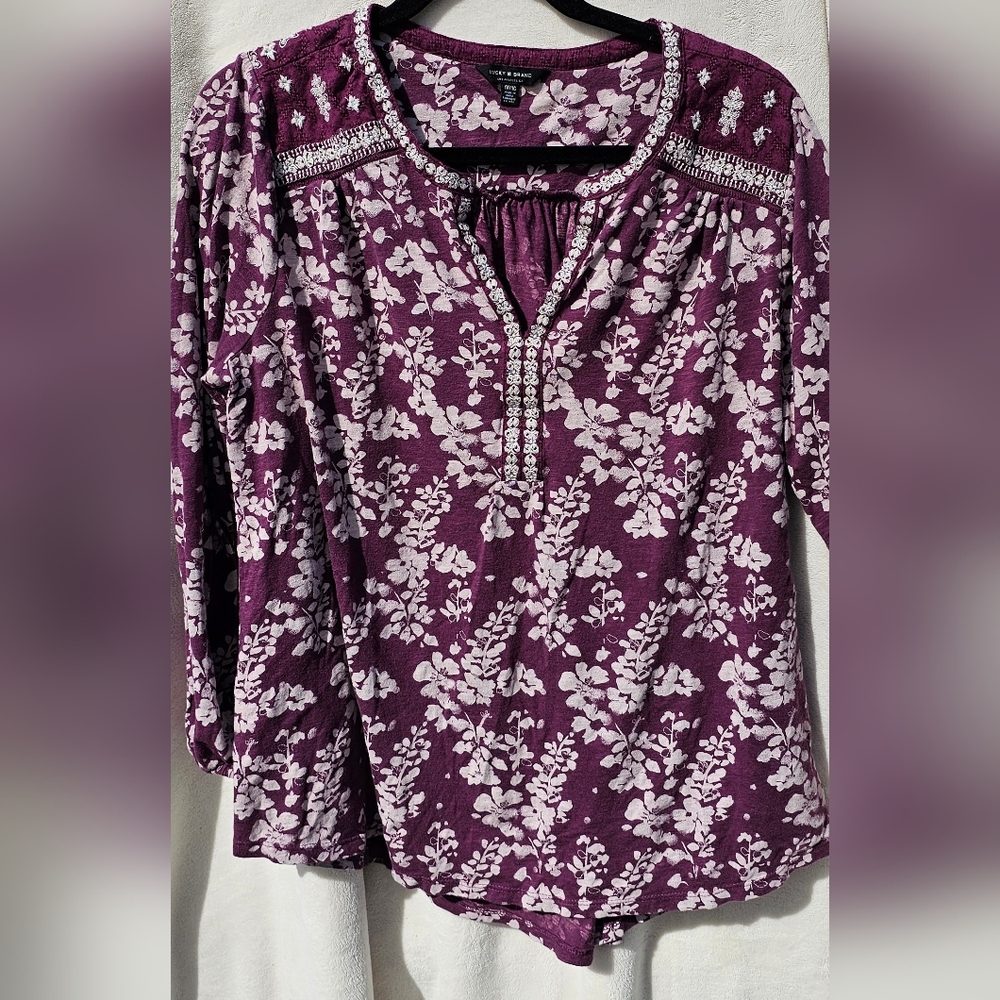 EUC Lucky Brand Women's plus size 1X long sleeved top